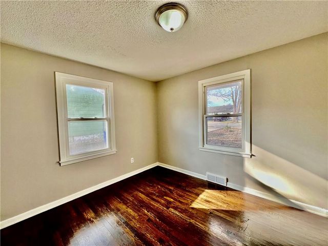 6809 Hunter Street, Raytown, MO 64133