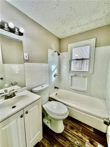 6809 Hunter Street, Raytown, MO 64133