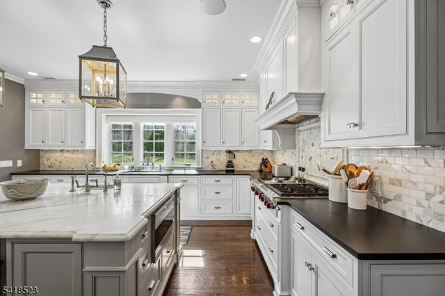 30 Robert Dr, Millburn Twp., NJ 07078
