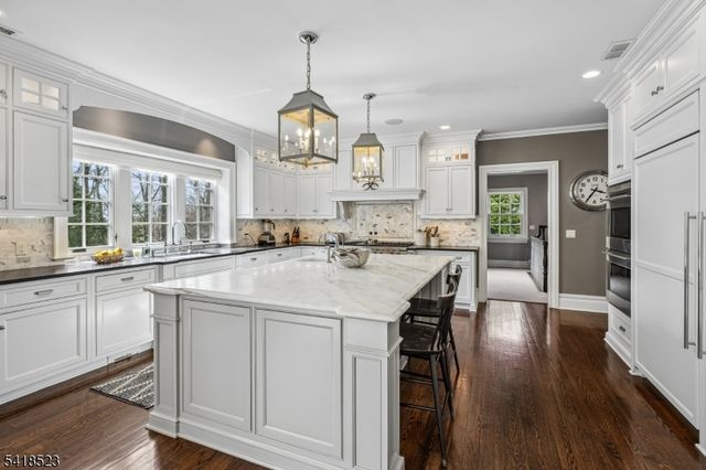30 Robert Dr, Millburn Twp., NJ 07078