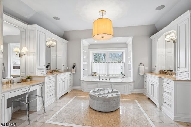 30 Robert Dr, Millburn Twp., NJ 07078