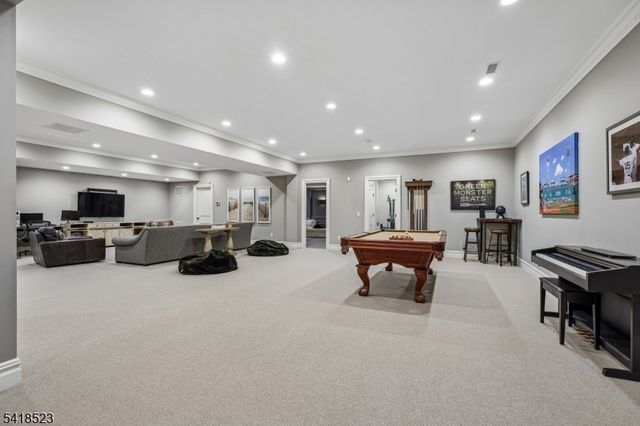 30 Robert Dr, Millburn Twp., NJ 07078