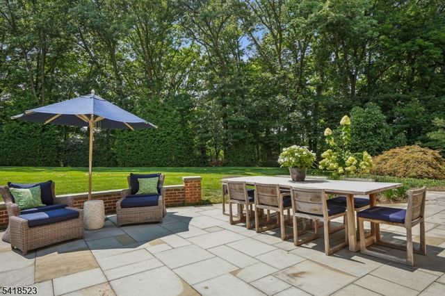 30 Robert Dr, Millburn Twp., NJ 07078