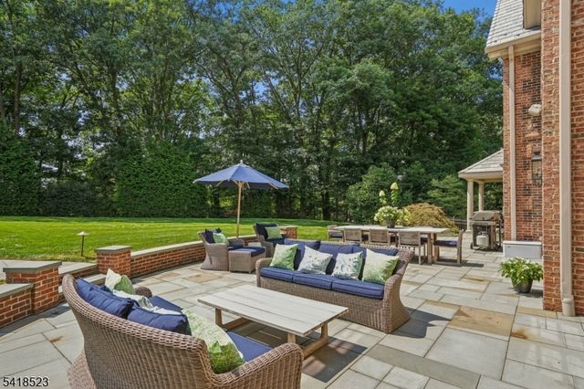 30 Robert Dr, Millburn Twp., NJ 07078