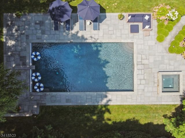 30 Robert Dr, Millburn Twp., NJ 07078