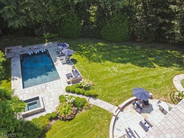 30 Robert Dr, Millburn Twp., NJ 07078
