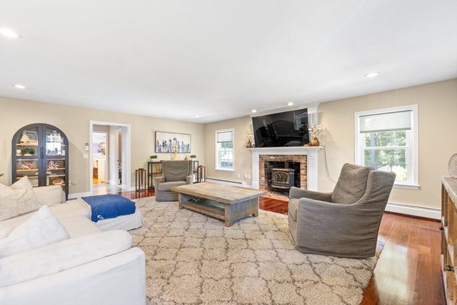 10 Winston Rd., Holliston, MA 01746
