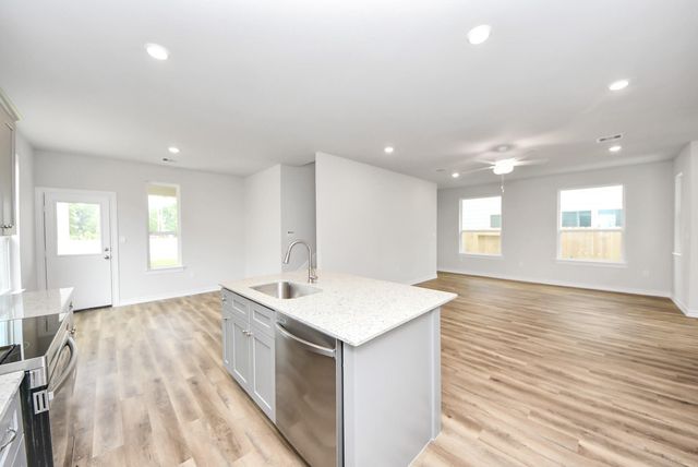 18714 Loom Drive, Conroe, TX 77306