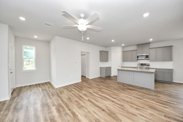 18714 Loom Drive, Conroe, TX 77306