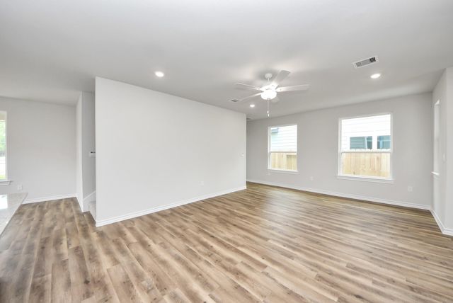 18714 Loom Drive, Conroe, TX 77306