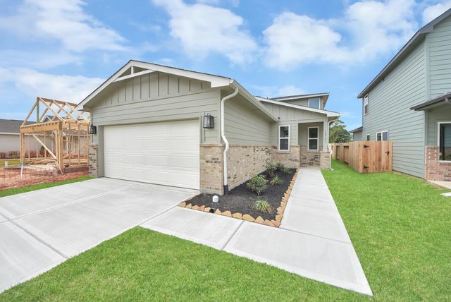 18714 Loom Drive, Conroe, TX 77306