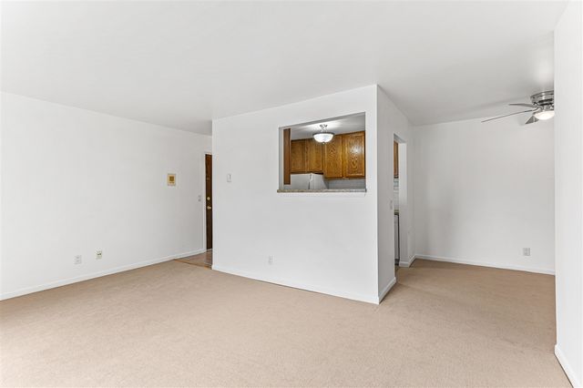 7050 Villa Drive 5, Waterford, MI 48327