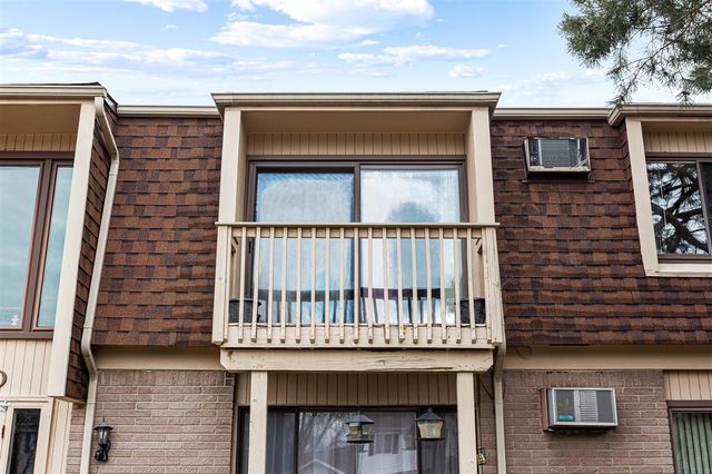 7050 Villa Drive 5, Waterford, MI 48327