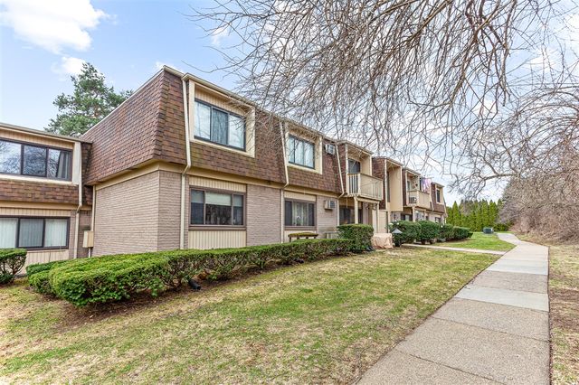 7050 Villa Drive 5, Waterford, MI 48327