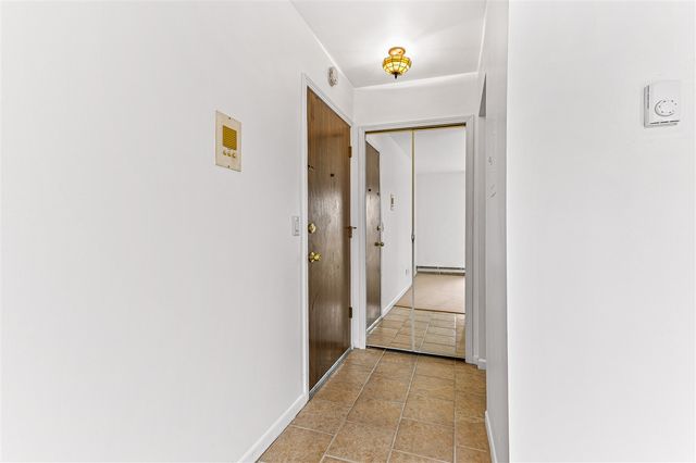 7050 Villa Drive 5, Waterford, MI 48327