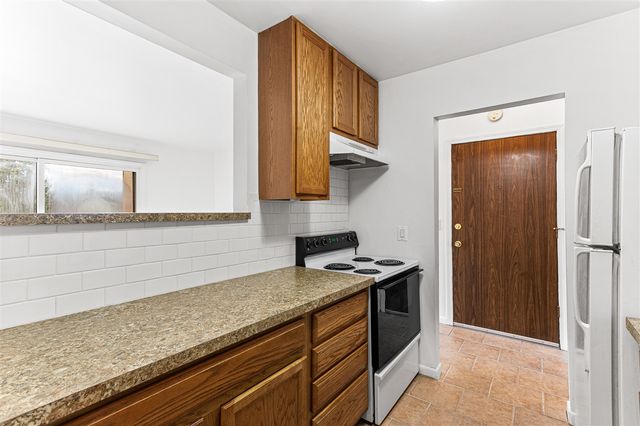 7050 Villa Drive 5, Waterford, MI 48327