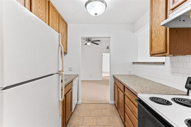 7050 Villa Drive 5, Waterford, MI 48327