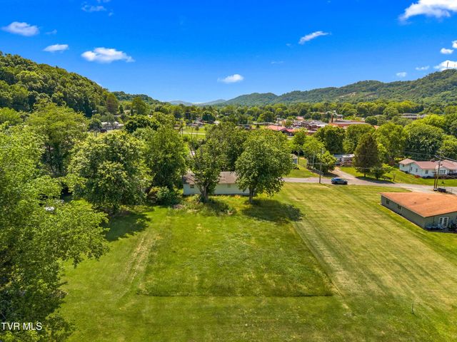 215 Hillcrest, Rogersville, TN 37857