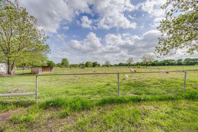 4440 Dripping Springs Road, Sherman, TX 75090