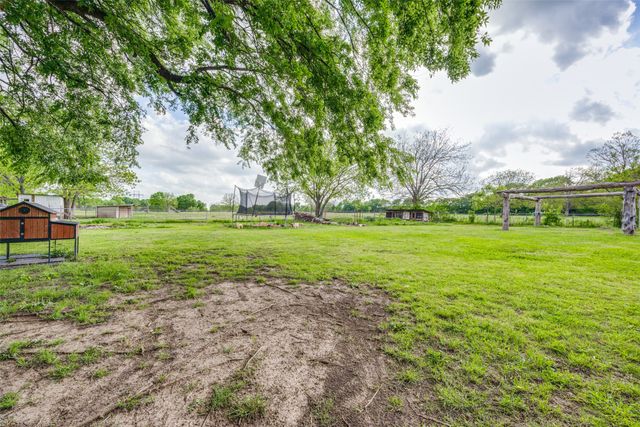 4440 Dripping Springs Road, Sherman, TX 75090