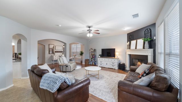 202 Angelina Drive, Crandall, TX 75114