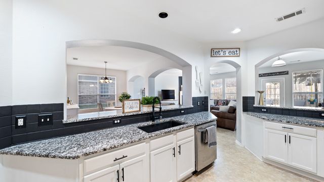 202 Angelina Drive, Crandall, TX 75114