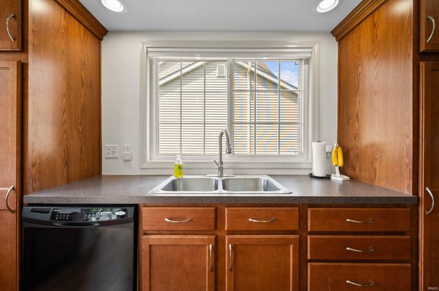 51813 Melwood Court, South Bend, IN 46628