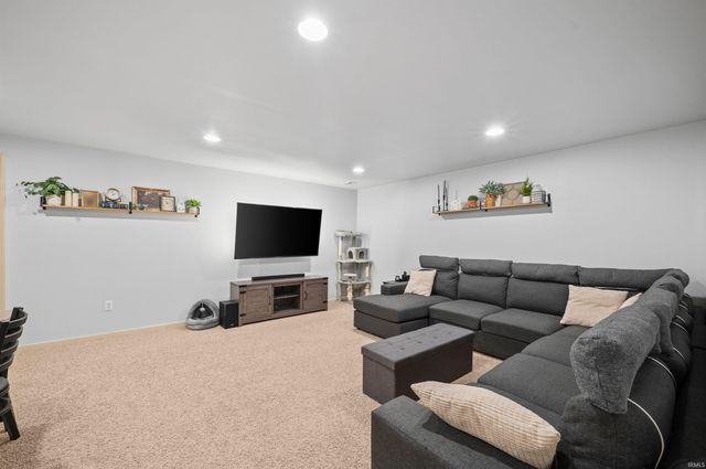 51813 Melwood Court, South Bend, IN 46628