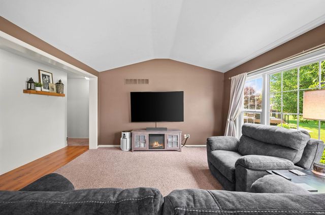 51813 Melwood Court, South Bend, IN 46628