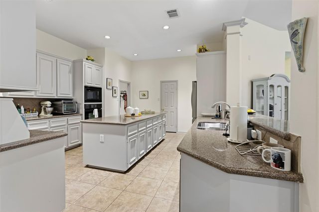 104 Grand Falls Court, League City, TX 77539