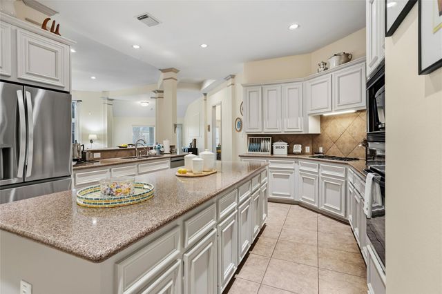 104 Grand Falls Court, League City, TX 77539