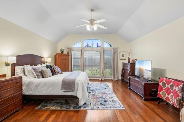 104 Grand Falls Court, League City, TX 77539