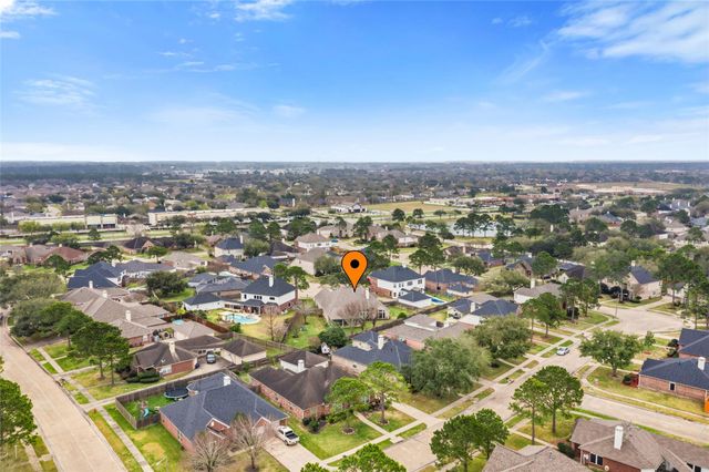 104 Grand Falls Court, League City, TX 77539