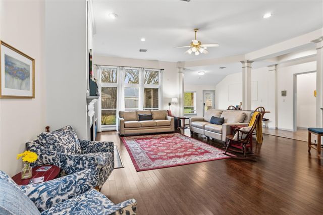 104 Grand Falls Court, League City, TX 77539