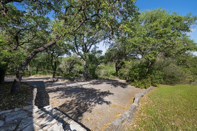 2905 Stratford DR, Austin, TX 78746