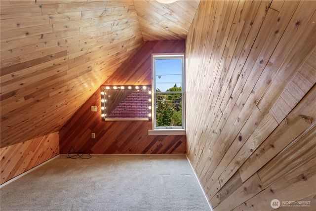 747 N 73rd Street, Seattle, WA 98103