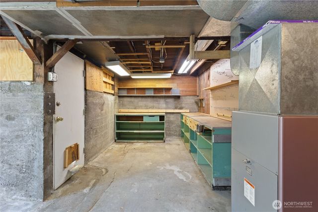 747 N 73rd Street, Seattle, WA 98103