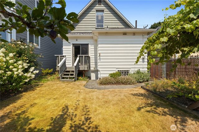 747 N 73rd Street, Seattle, WA 98103