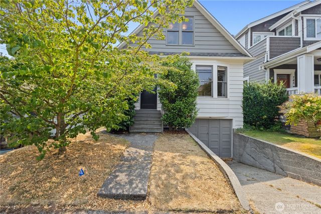 747 N 73rd Street, Seattle, WA 98103