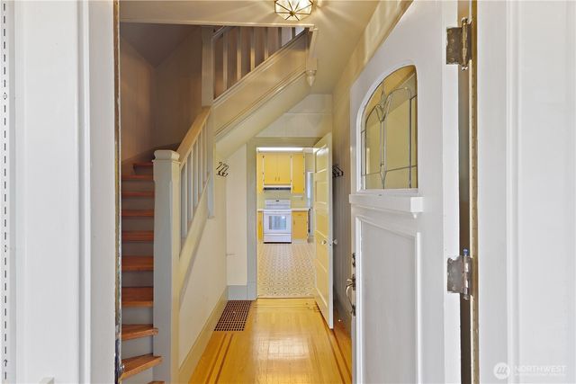 747 N 73rd Street, Seattle, WA 98103