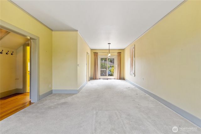 747 N 73rd Street, Seattle, WA 98103