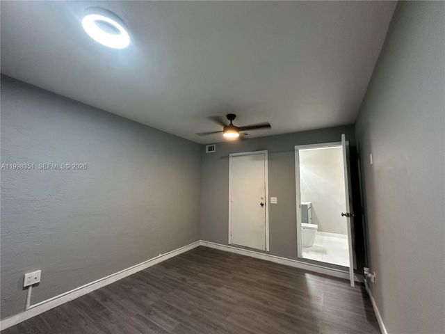 9069 NW 193rd St, Hialeah, FL 33018