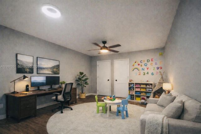 9069 NW 193rd St, Hialeah, FL 33018