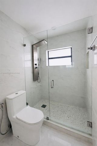 9069 NW 193rd St, Hialeah, FL 33018