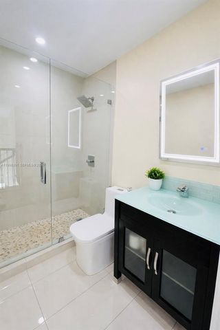 9069 NW 193rd St, Hialeah, FL 33018