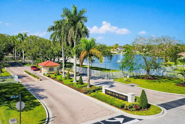 9069 NW 193rd St, Hialeah, FL 33018