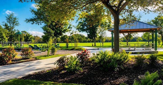 9069 NW 193rd St, Hialeah, FL 33018