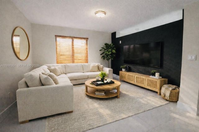 9069 NW 193rd St, Hialeah, FL 33018