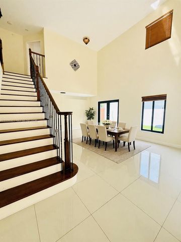 9069 NW 193rd St, Hialeah, FL 33018