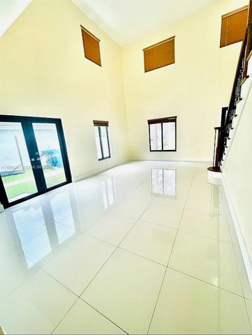 9069 NW 193rd St, Hialeah, FL 33018